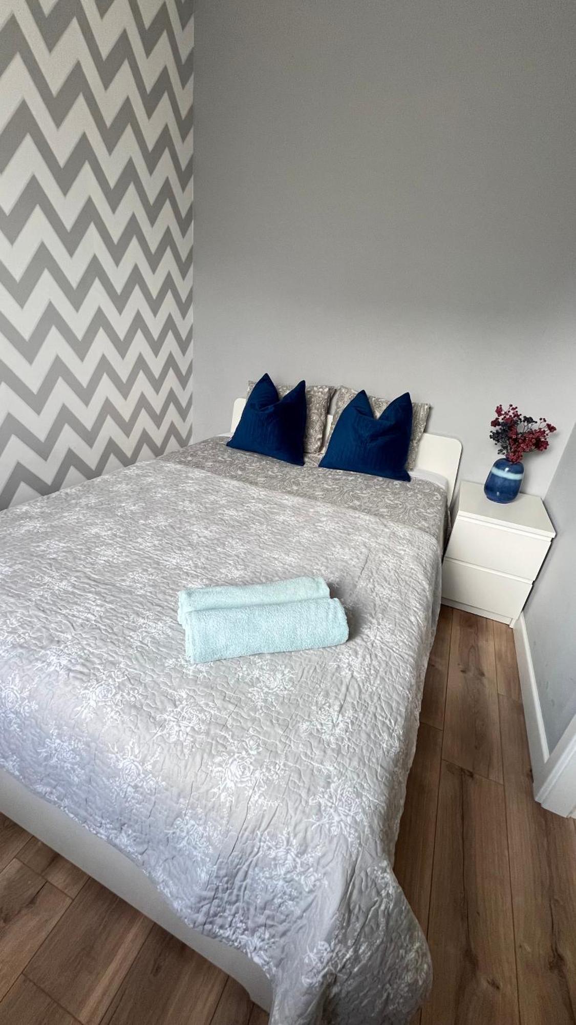 Close To Chopin Airport, Cybernetyki, Free Parking By Cosmo Spirit Warsaw Luaran gambar